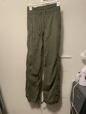 Lululemon Dance Studio Pants Green Size 2 Gorpcore Athleisure stretchy comfort